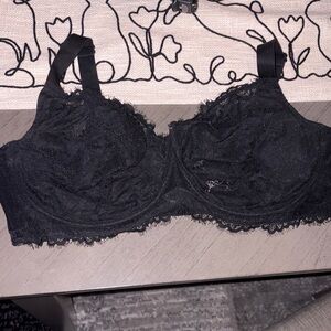 Lace Underwire Bra with Scalloped Trim - Black